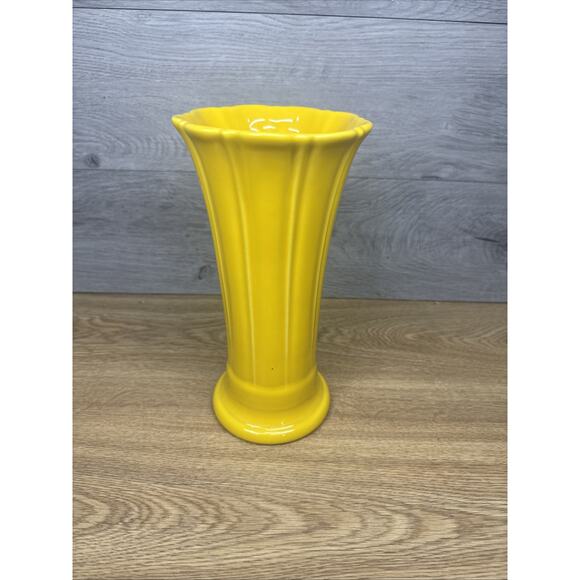 HOMER LAUGHLIN FIESTA VASE daffodil yellow 9 5/8" Tall - Picture 1 of 9
